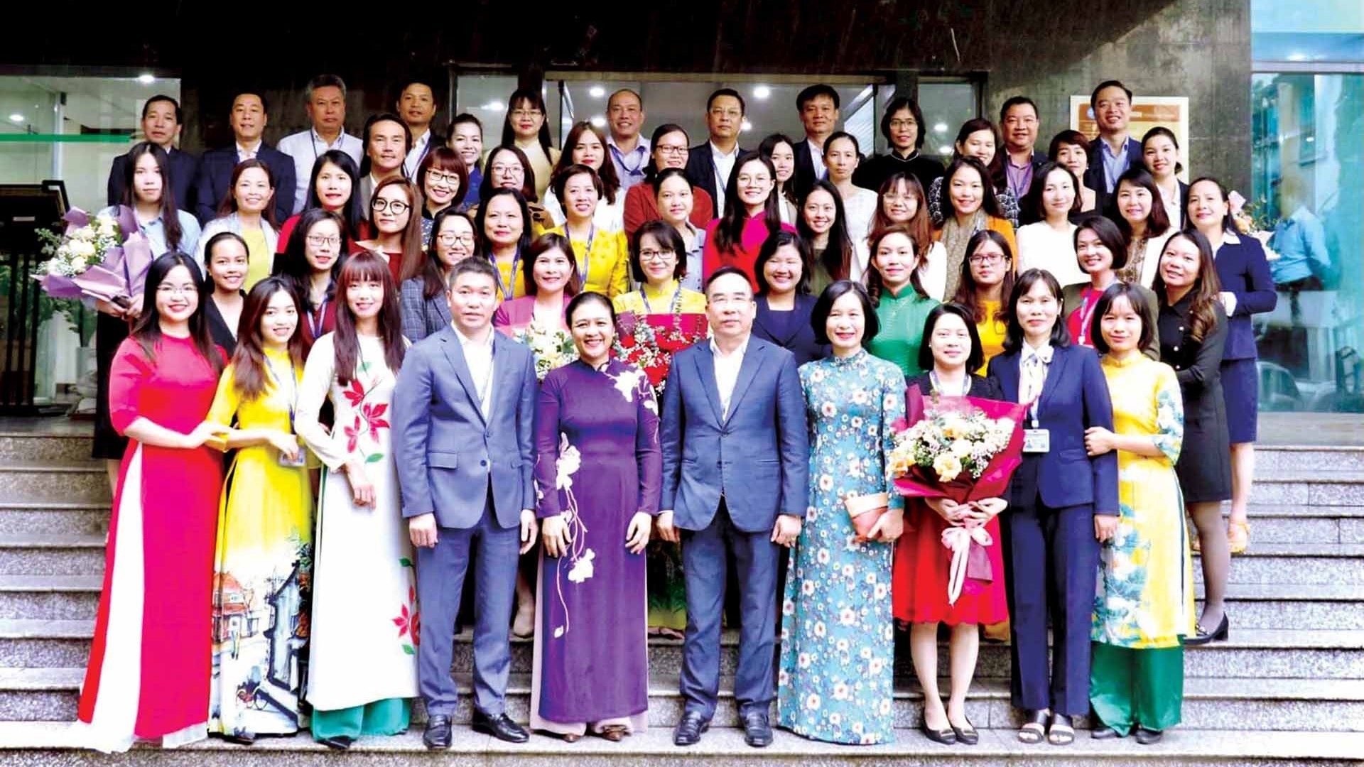 Phụ nữ và đối ngoại nhân dân