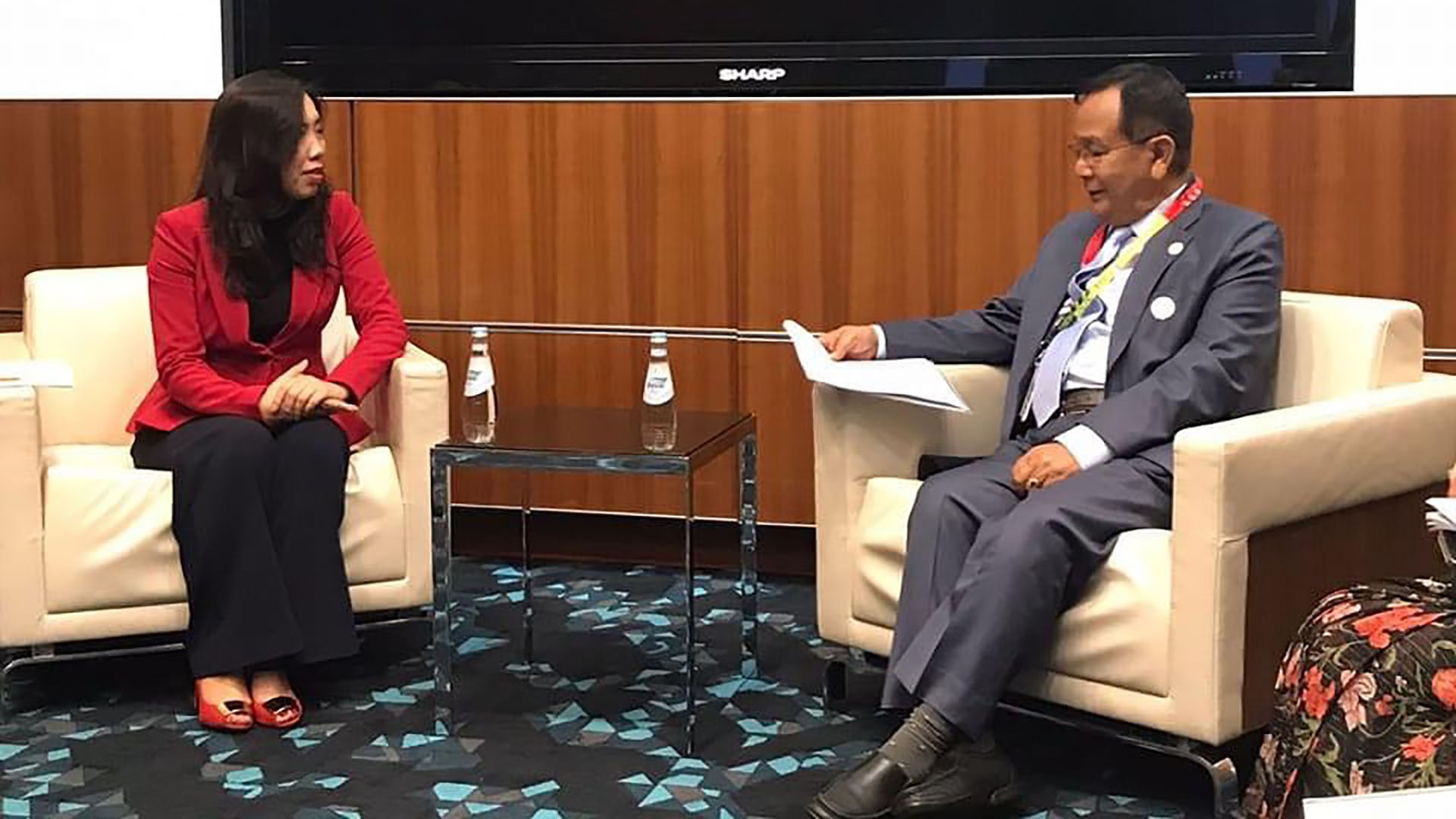 Thứ trưởng Ngoại giao Lê Thị Thu Hằng gặp Bộ trưởng Ngoại giao Ấn Độ.