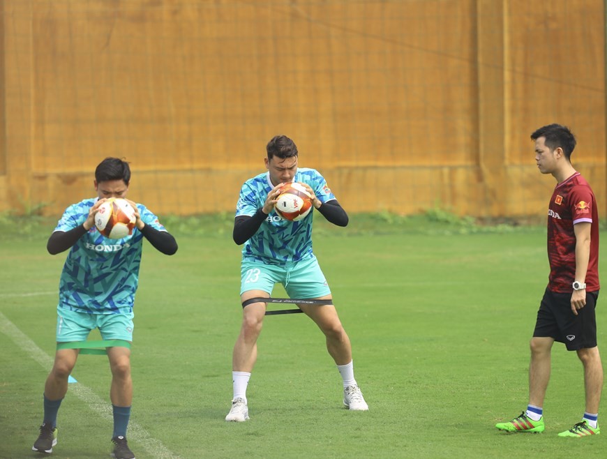 Toàn cảnh buổi tập của đội tuyển Việt Nam với Huấn luyện viên Philippe Troussier