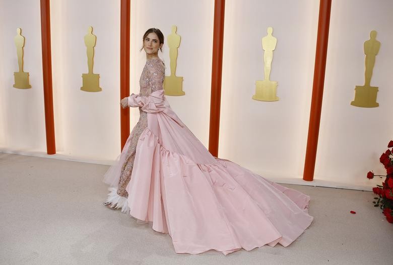 Những bộ trang phục đẹp nhất thảm đỏ lễ trao giải Oscar 2023