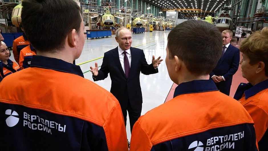 Kinh tế Nga chẳng hề hấn trước trừng phạt, không có làn sóng di cư, doanh nghiệp phương Tây đang làm đầy ngân khố Điện Kremlin