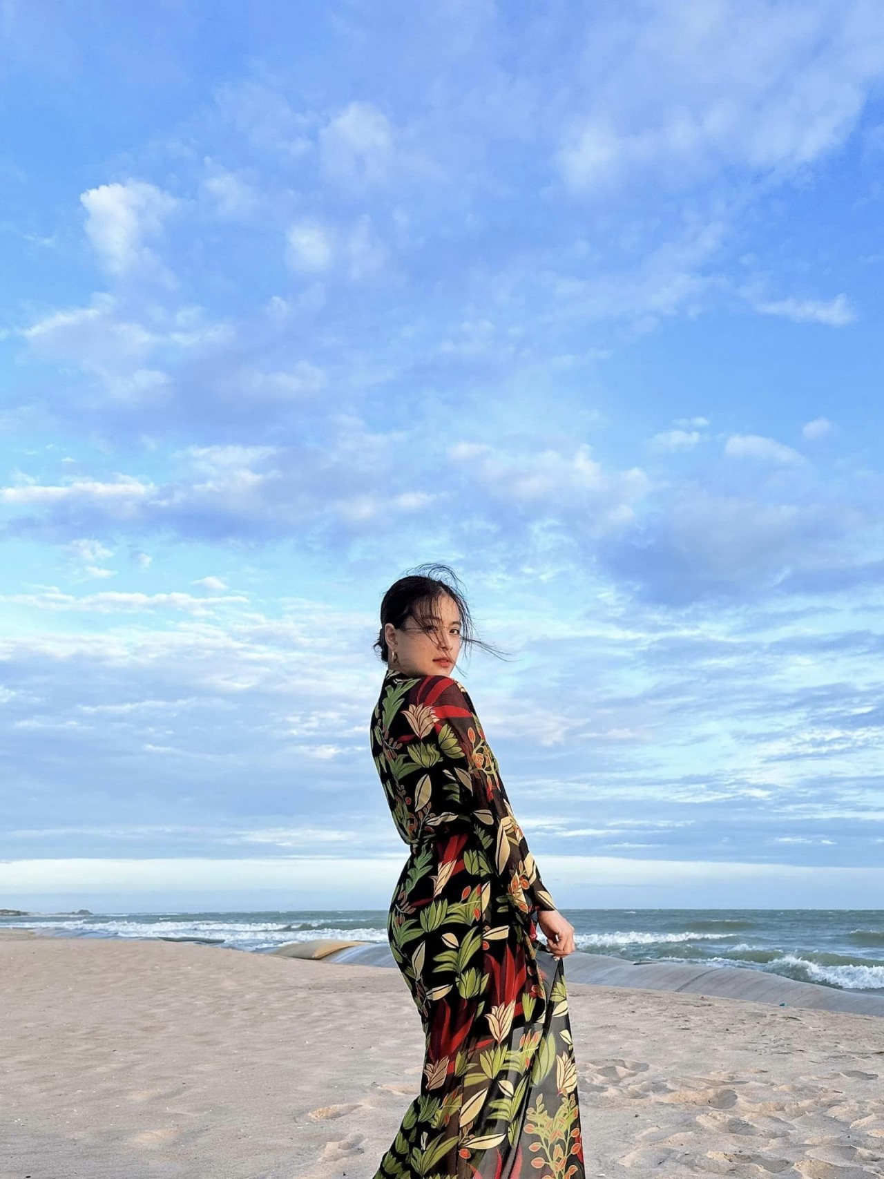 Hoàng Thùy Linh Hoàng Thùy Linh