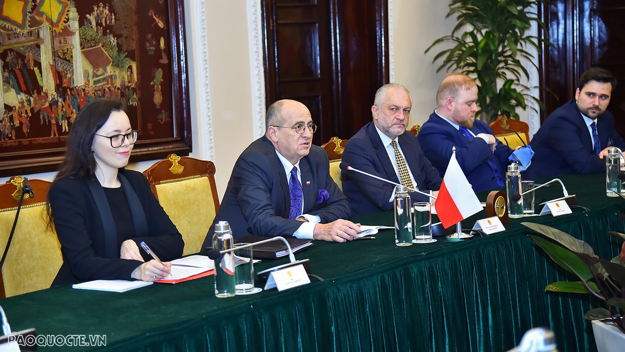 Bộ trưởng Ngoại giao Bùi Thanh Sơn đón, hội đàm với Bộ trưởng Ngoại giao Ba Lan Zbigniew Rau Bộ trưởng Ngoại giao Bùi Thanh Sơn đón, hội đàm với Bộ trưởng Ngoại giao Ba Lan Zbigniew Rau