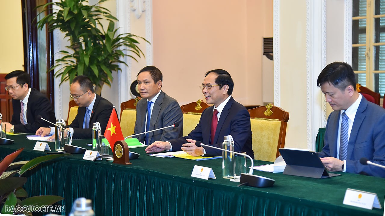 Bộ trưởng Ngoại giao Bùi Thanh Sơn đón, hội đàm với Bộ trưởng Ngoại giao Ba Lan Zbigniew Rau Bộ trưởng Ngoại giao Bùi Thanh Sơn đón, hội đàm với Bộ trưởng Ngoại giao Ba Lan Zbigniew Rau