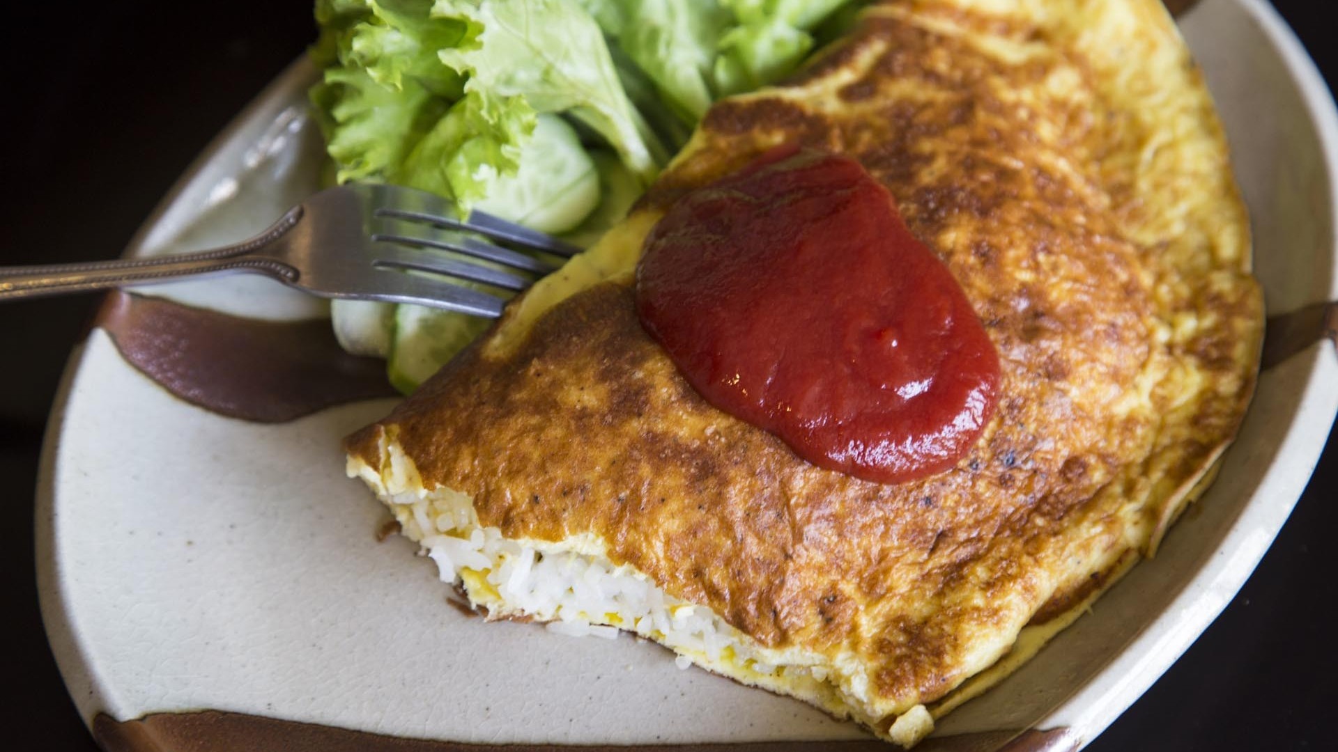 Cơm trứng hâm nóng quan hệ Nhật-Hàn