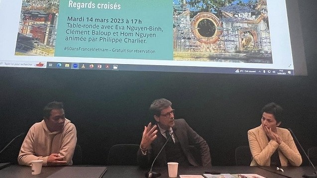 Đối thoại với các nghệ sĩ và nhân vật văn hóa Pháp gốc Việt