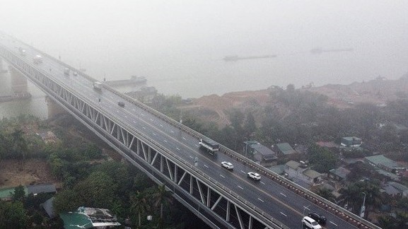 Dự báo thời tiết đêm nay và ngày mai (16-17/3): Hà Nội, Bắc Bộ đêm và sáng trời lạnh, mưa phùn, sương mù, vùng núi mưa vừa mưa to; phía Nam ngày nắng