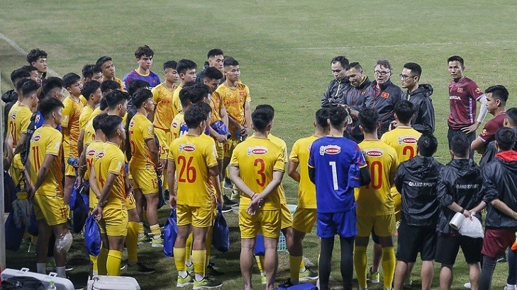 HLV Philippe Troussier chốt danh sách U23 Việt Nam dự Doha Cup và hướng tới SEA Games 32