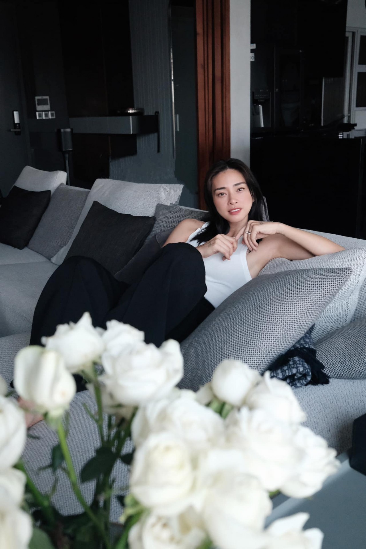 Ngô Thanh Vân lăng xê cách mix đồ đơn giản mà tinh tế