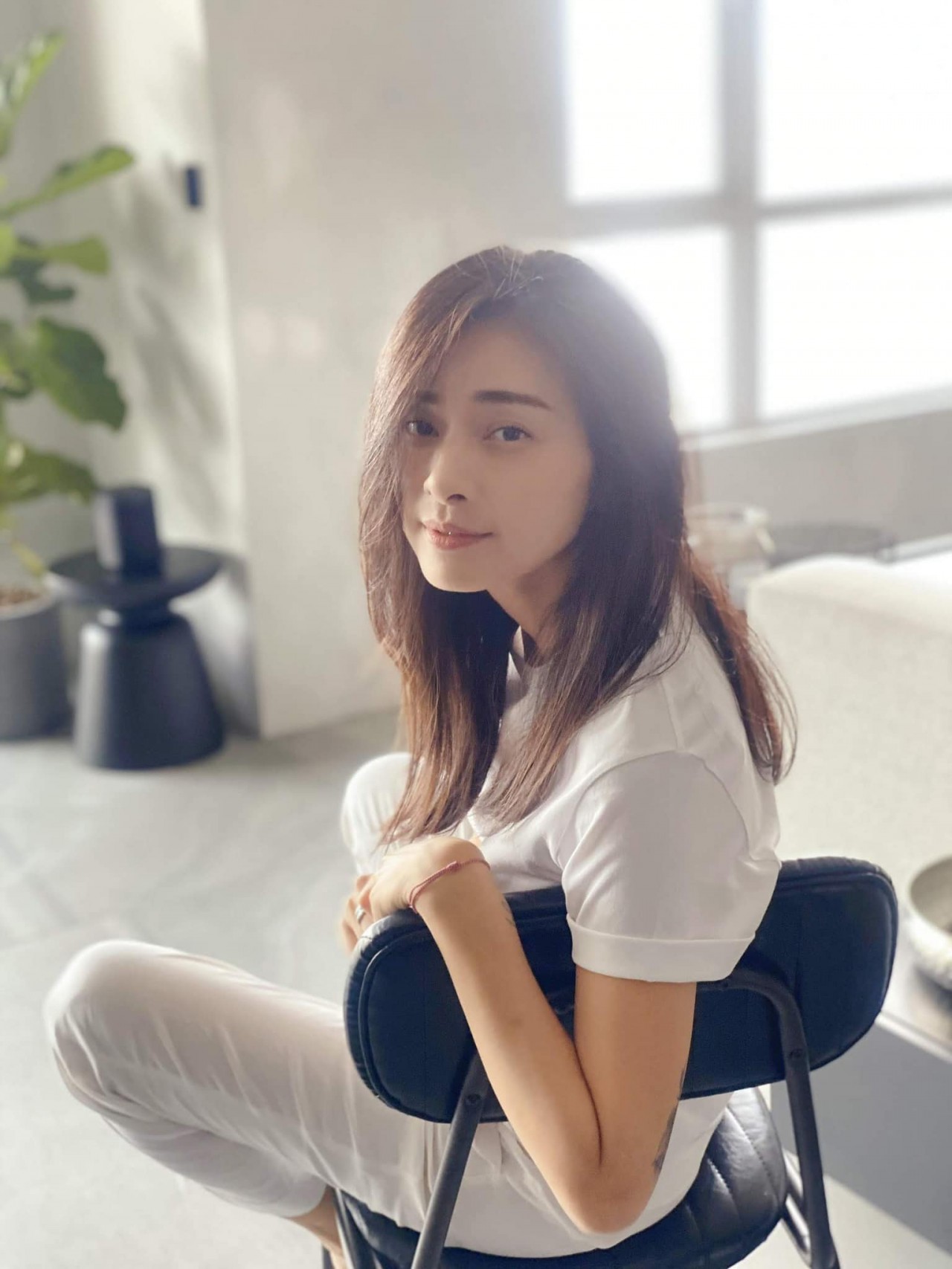 Ngô Thanh Vân lăng xê cách mix đồ đơn giản mà tinh tế