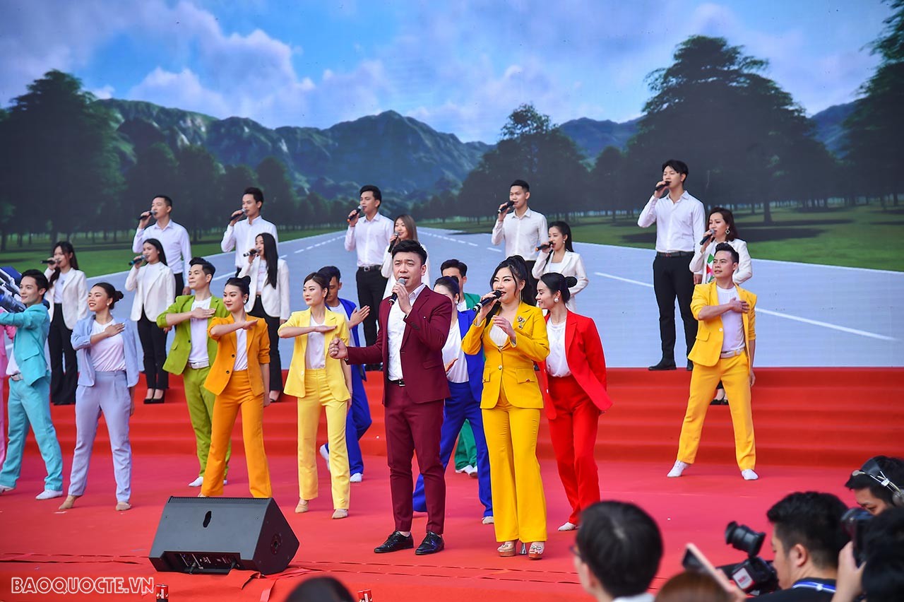 Toàn cảnh phiên khai mạc Hội báo toàn quốc năm 2023 qua ảnh