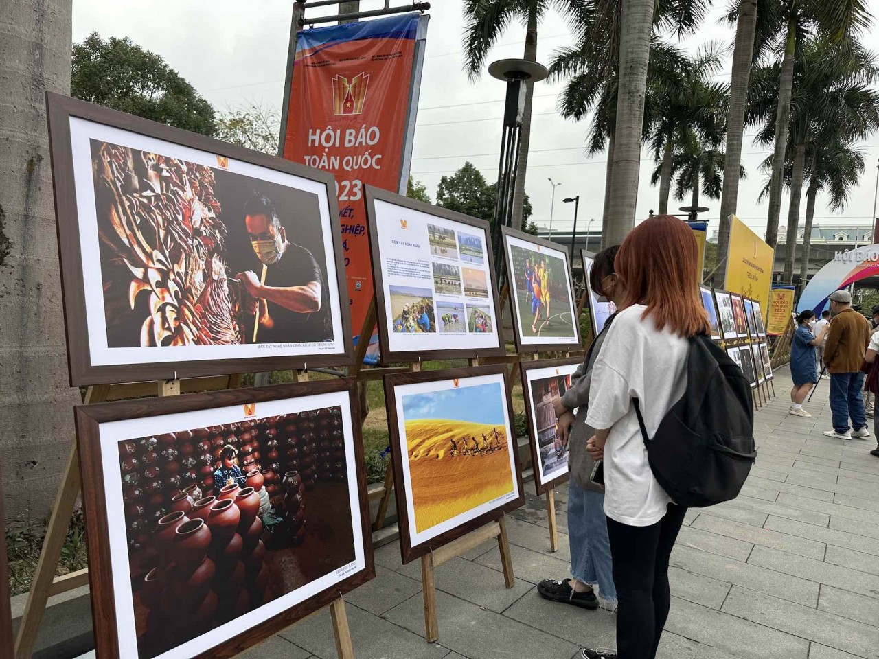 Triển lãm ảnh ‘Những nẻo đường Xuân’ bám sát hơi thở của cuộc sống