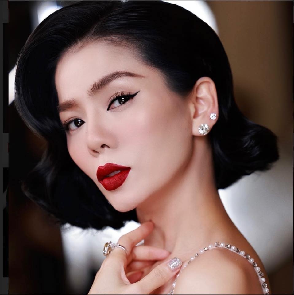 Ca sĩ Lệ Quyên khoe vóc dáng nuột nà