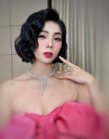 Ca sĩ Lệ Quyên 'đốt mắt' fan với vóc dáng nuột nà