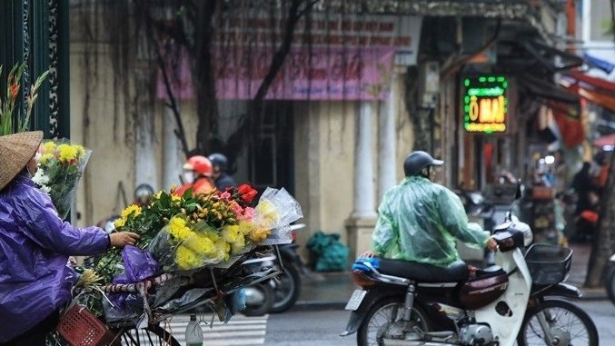Dự báo thời tiết đêm nay và ngày mai (17-18/3): Bắc Bộ đêm và sáng sớm trời lạnh, mưa phùn, sương mù; phía Nam đêm không mưa, ngày nắng