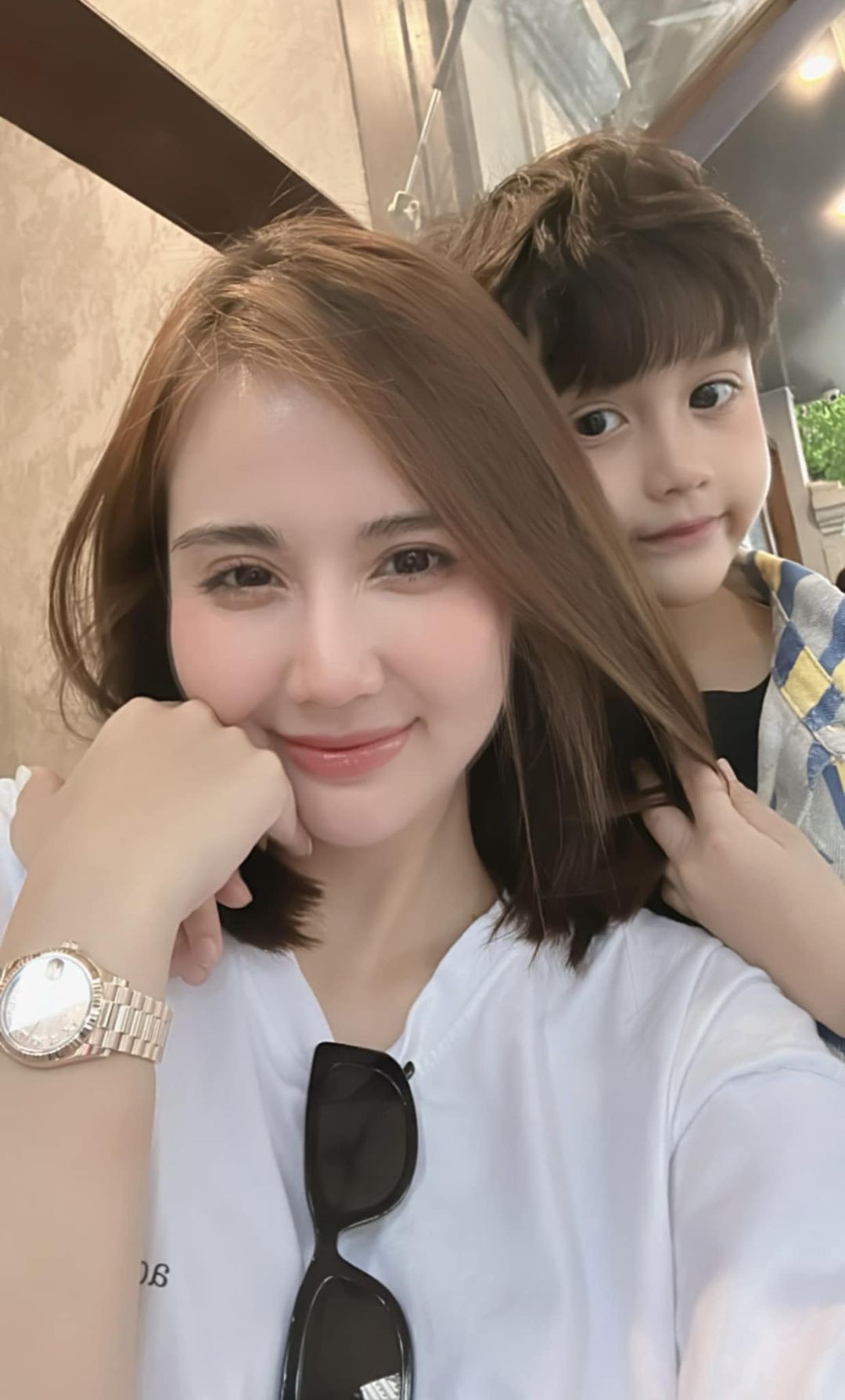 Sao Việt: NSND Thu Hà đọ sắc Mai Thu Huyền, Hồng Diễm mặc áo dài xinh