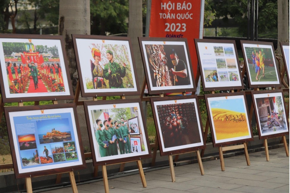 Triển lãm ảnh 'Những nẻo đường xuân': Thể hiện ngôn ngữ hình tượng của nhiếp ảnh