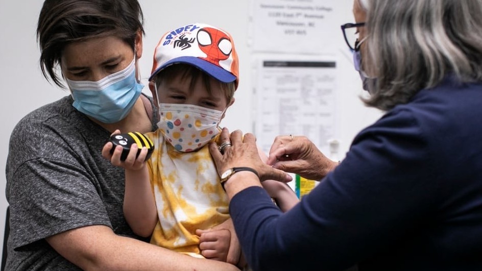 Canada cảnh báo nhiều trẻ em nhỡ lịch tiêm phòng sởi định kỳ do đại dịch Covid-19