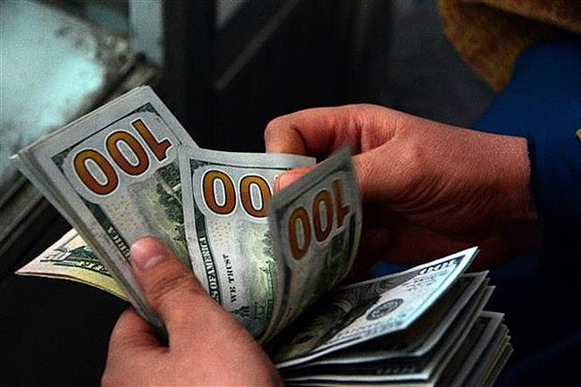 Fed rập rình tăng lãi suất, các giám đốc ngân hàng kêu ngừng để ổn định tài chính Fed rập rình tăng lãi suất, các giám đốc ngân hàng kêu ngừng để ổn định tài chính