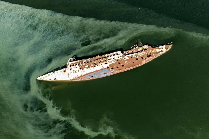 Ảnh ấn tượng tuần (13-19/3): Lính Ukraine bắn lựu pháo huyền thoại D-30, Tổng thống Nga Putin bất ngờ thị sát Mariupol, lời cầu hôn ở Donetsk