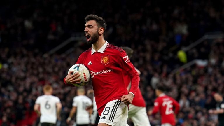 MU vs Fulham: Những hình ảnh kịch tính trong trận cầu có 3 thẻ đỏ