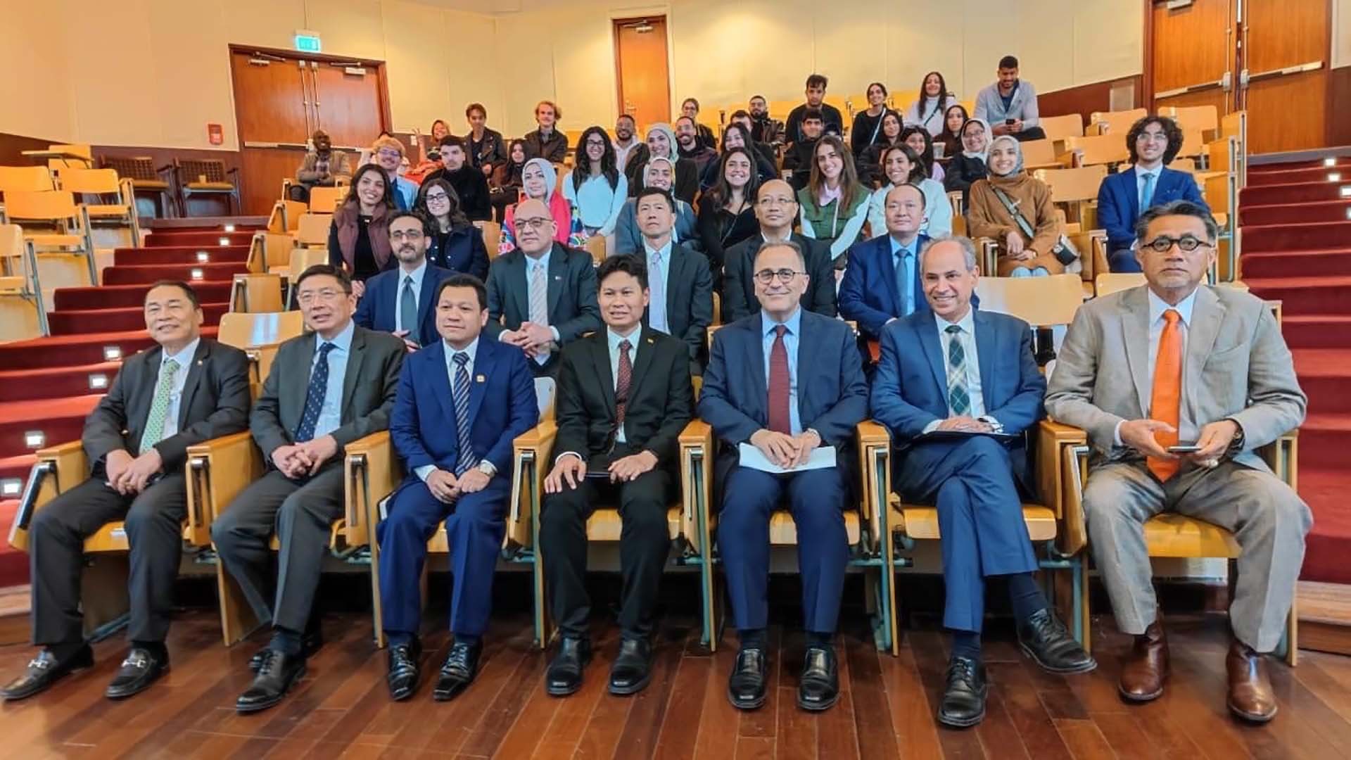 Đại sứ các nước ASEAN tại Ai Cập giao lưu với sinh viên Đại học Mỹ ở Cairo