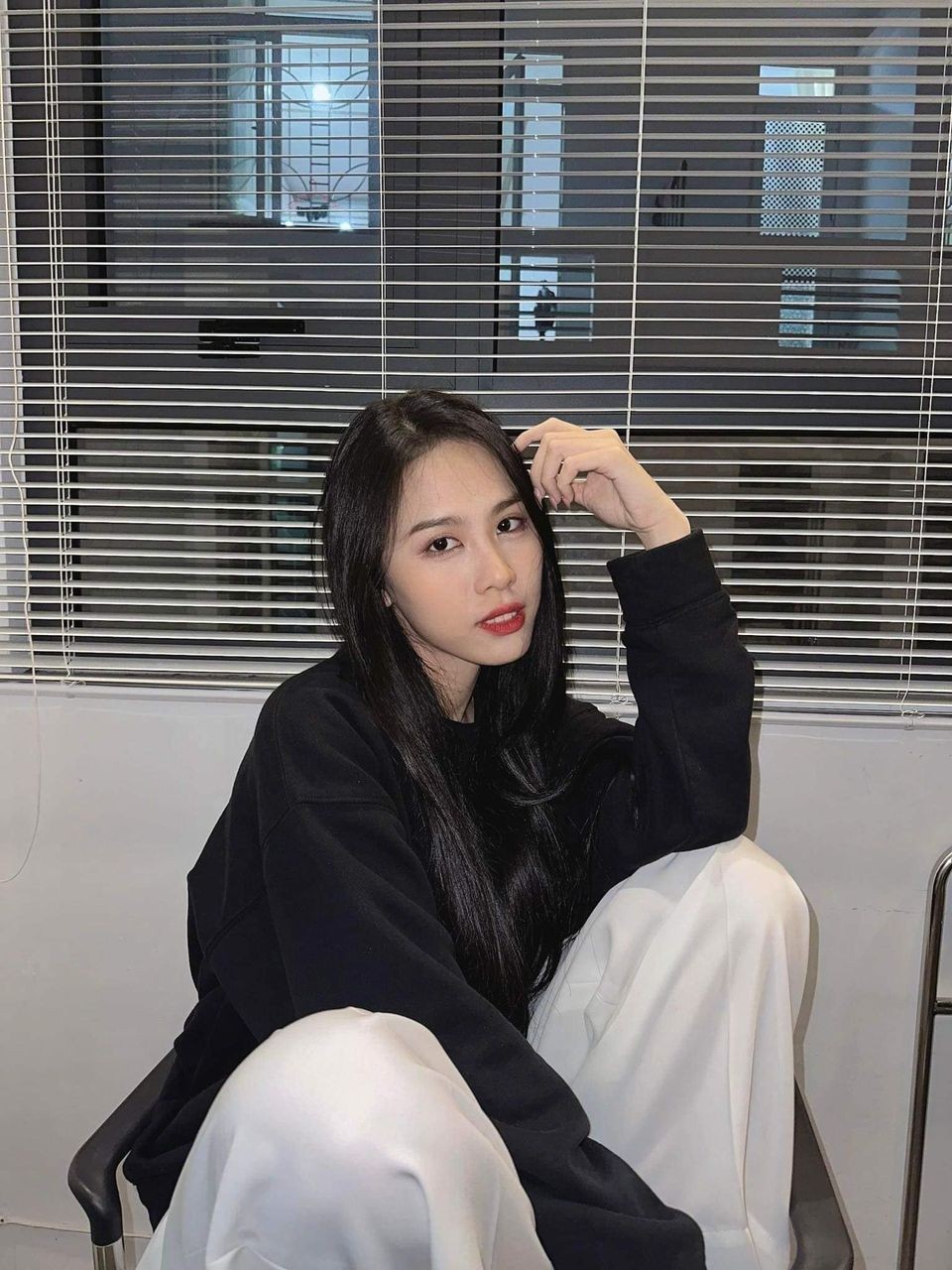 Thời trang thanh lịch của Á hậu Lê Nguyễn Ngọc Hằng