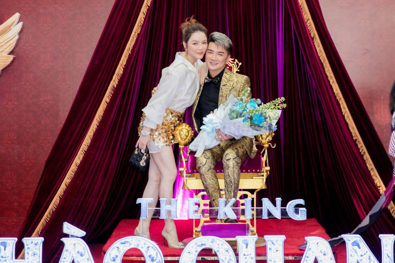 Lý Nhã Kỳ tái xuất trẻ trung tại sự kiện của Mr. Đàm