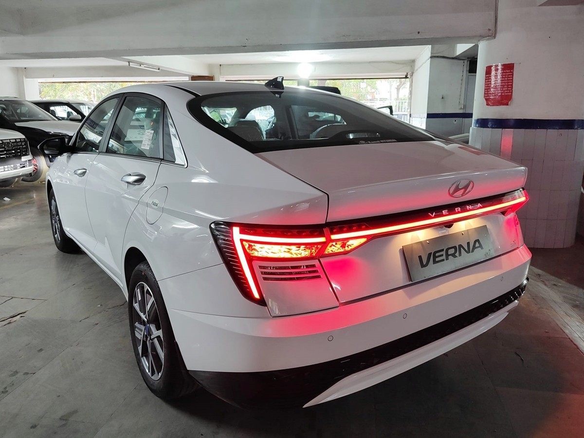 Hyundai Accent 2023 ra mắt tại Ấn Độ, giá từ 310 triệu đồng