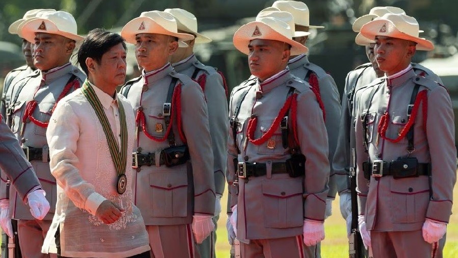 Tổng thống Philippines tuyên bố lực lượng Mỹ được phép đồn trú ở vùng tiếp sát Biển Đông