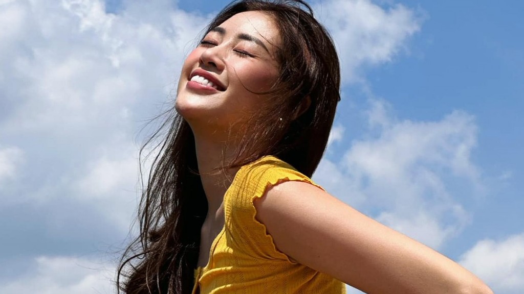 Hoa hậu Khánh Vân trẻ trung tuổi 28