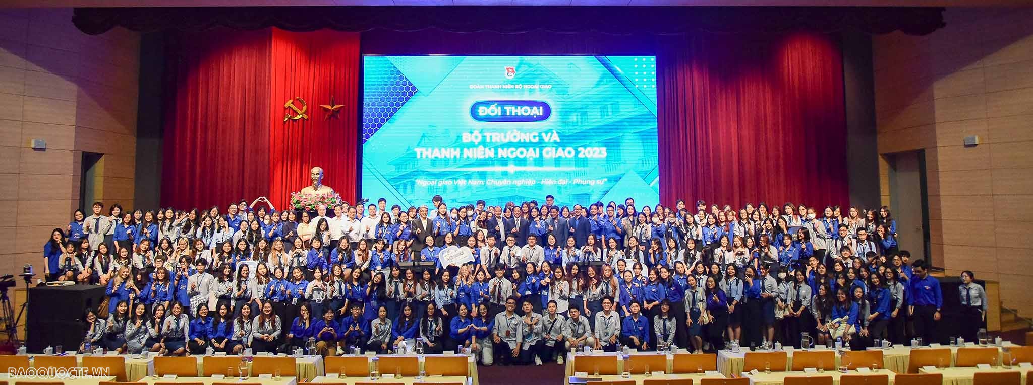 Chùm ảnh Bộ trưởng Bùi Thanh Sơn  đối thoại với thanh niên ngoại giao