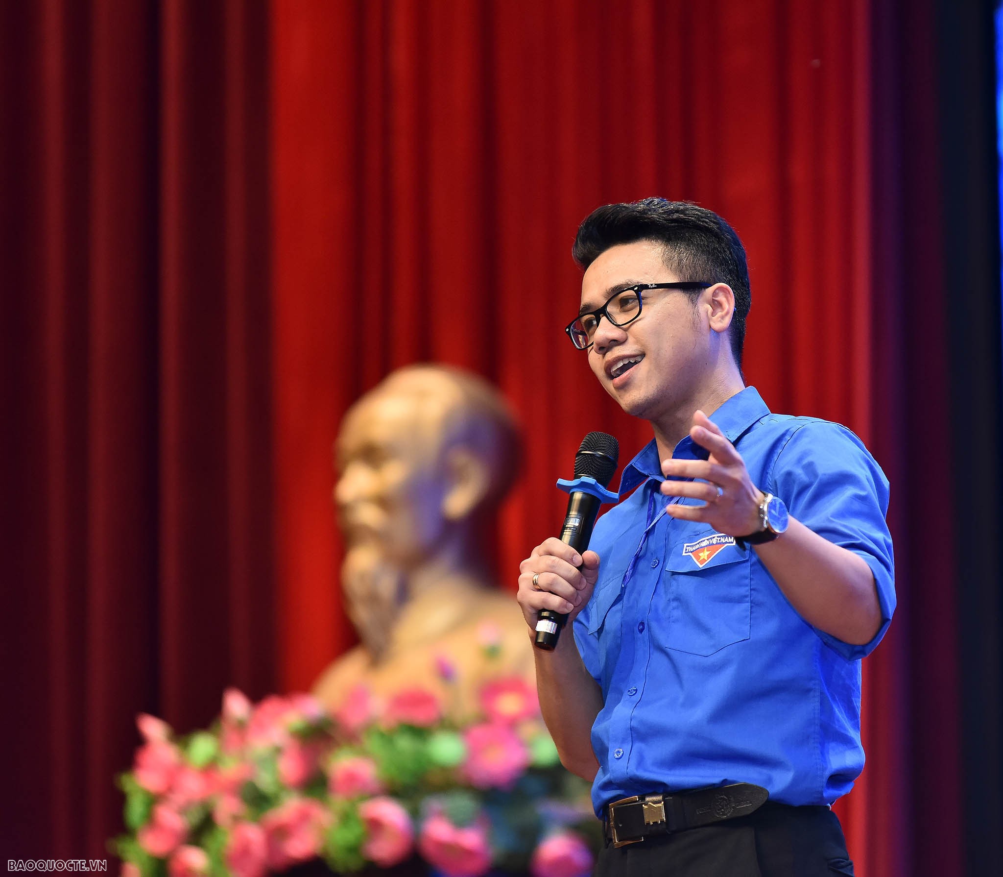 Chùm ảnh Bộ trưởng Bùi Thanh Sơn  đối thoại với thanh niên ngoại giao