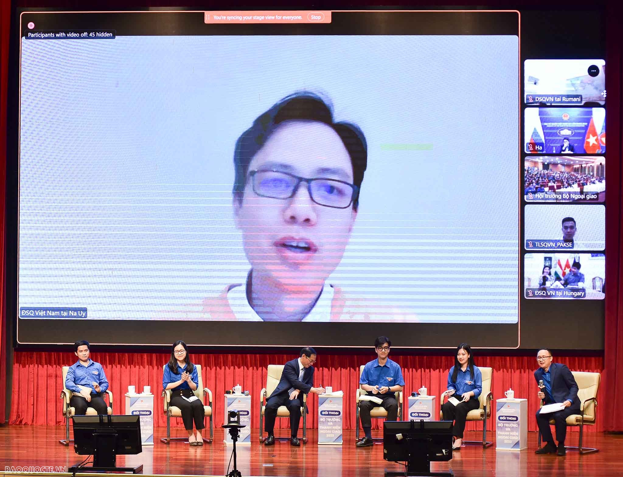 Chùm ảnh Bộ trưởng Bùi Thanh Sơn  đối thoại với thanh niên ngoại giao