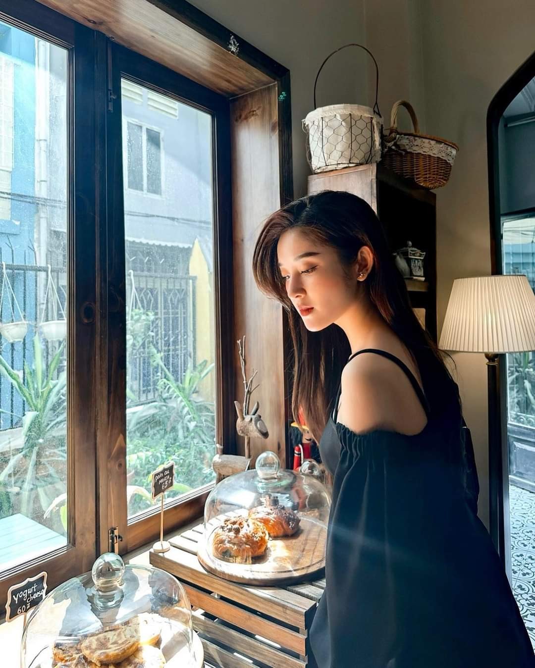 Sao Việt: Hồ Ngọc Hà tình tứ bên ông xã,