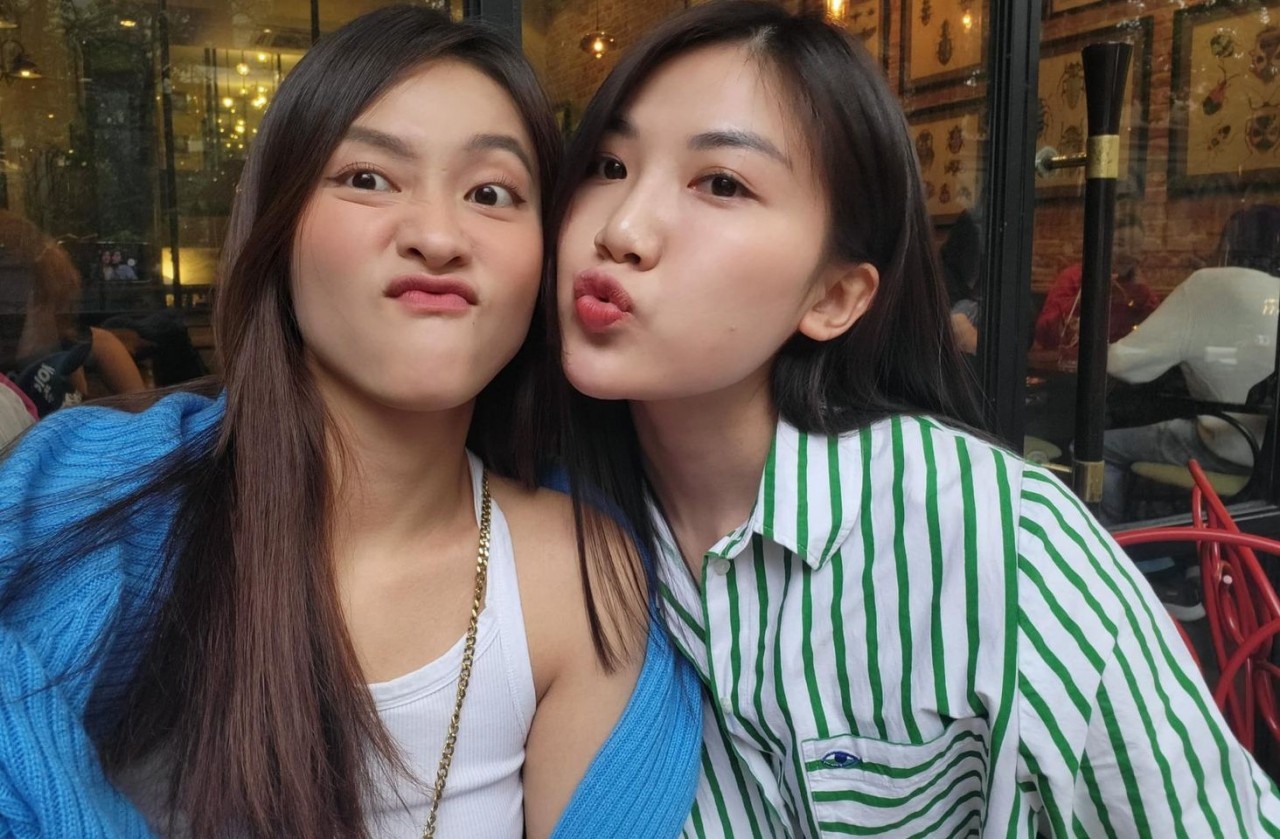 Sao Việt: Hồ Ngọc Hà tình tứ bên ông xã,