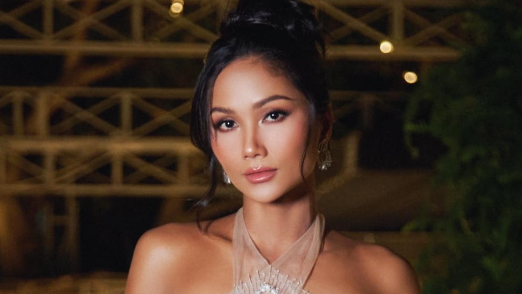 Hoa hậu H'Hen Niê khoe sắc vóc gợi cảm trong chiếc đầm xuyên thấu