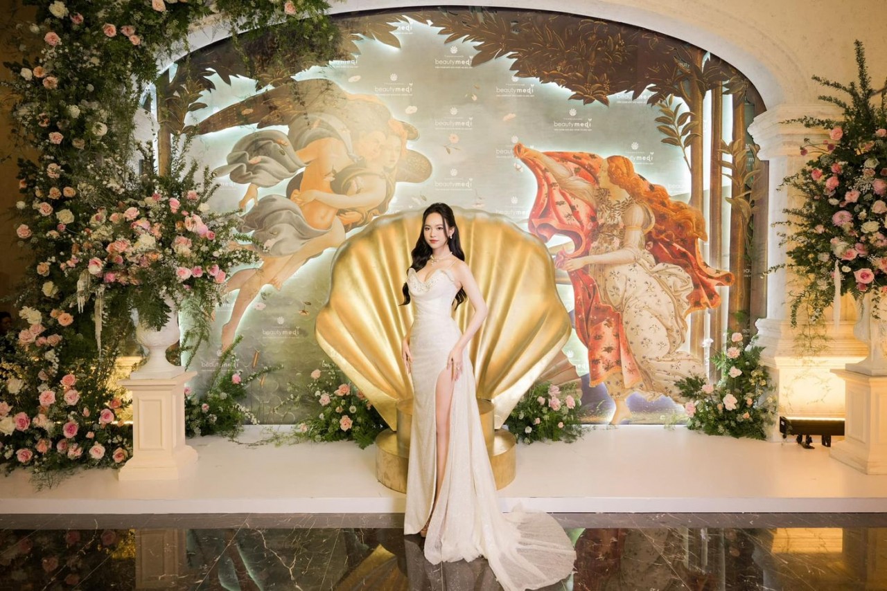 Á hậu Trịnh Thùy Linh