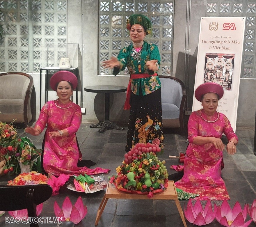 Tọa đàm khoa học 'Tín ngưỡng thờ Mẫu ở Việt Nam' Tọa đàm khoa học 'Tín ngưỡng thờ Mẫu ở Việt Nam'