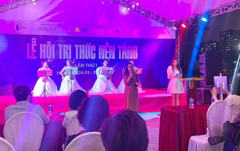 Lễ hội Tri thức nền tảng: Đưa sách hàn lâm tới gần độc giả