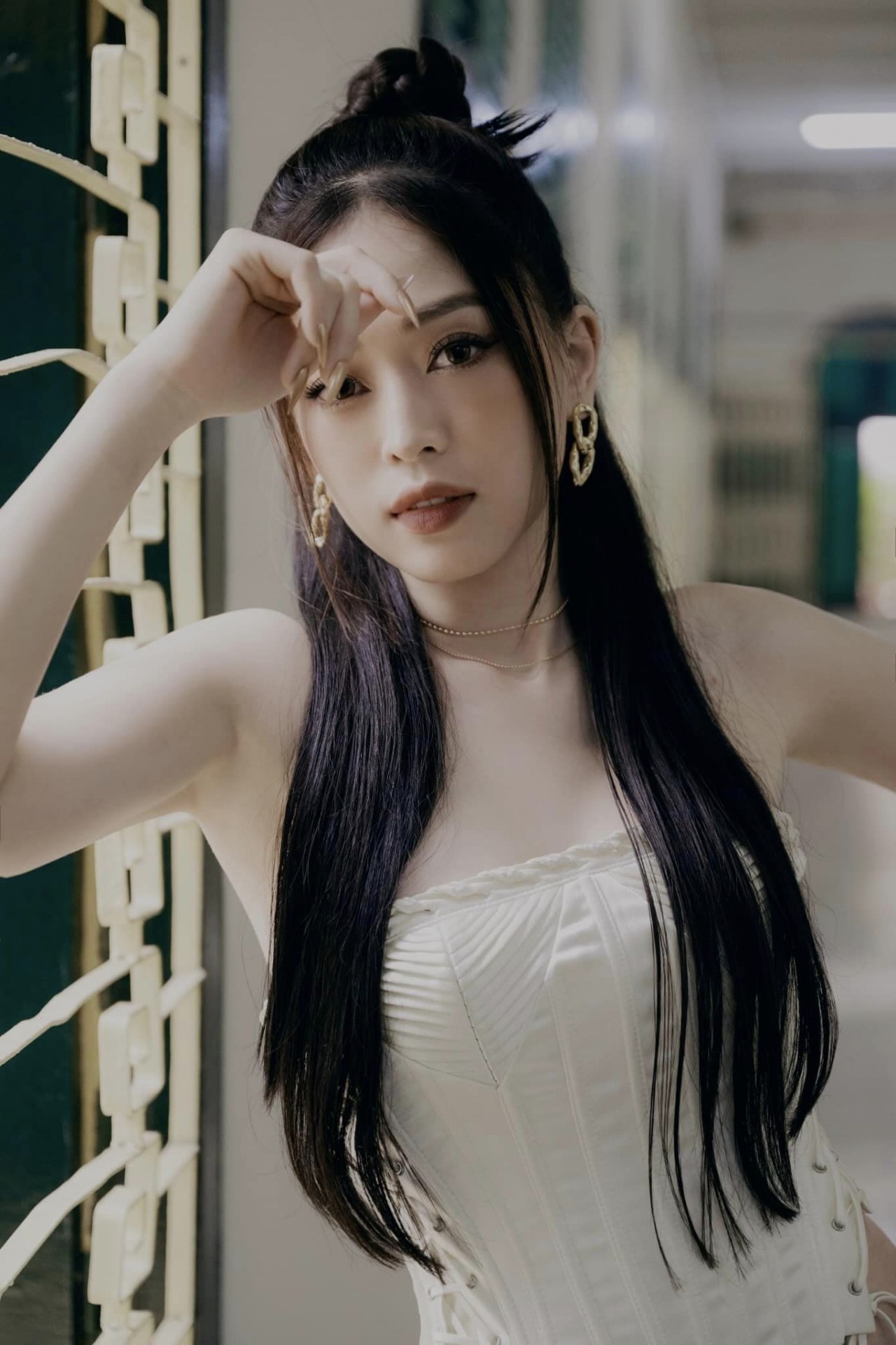 Á hậu Phương Nga