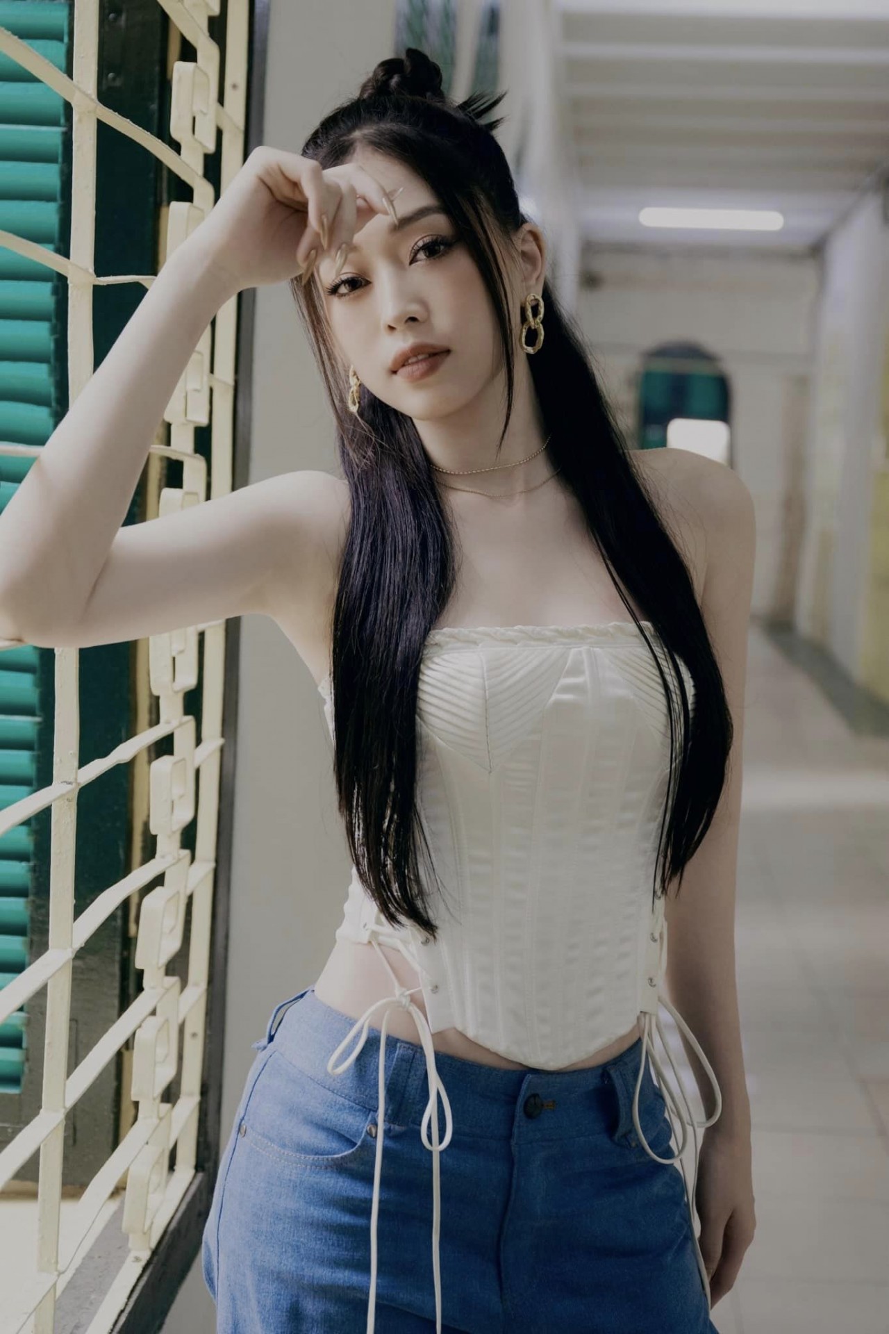 Á hậu Phương Nga