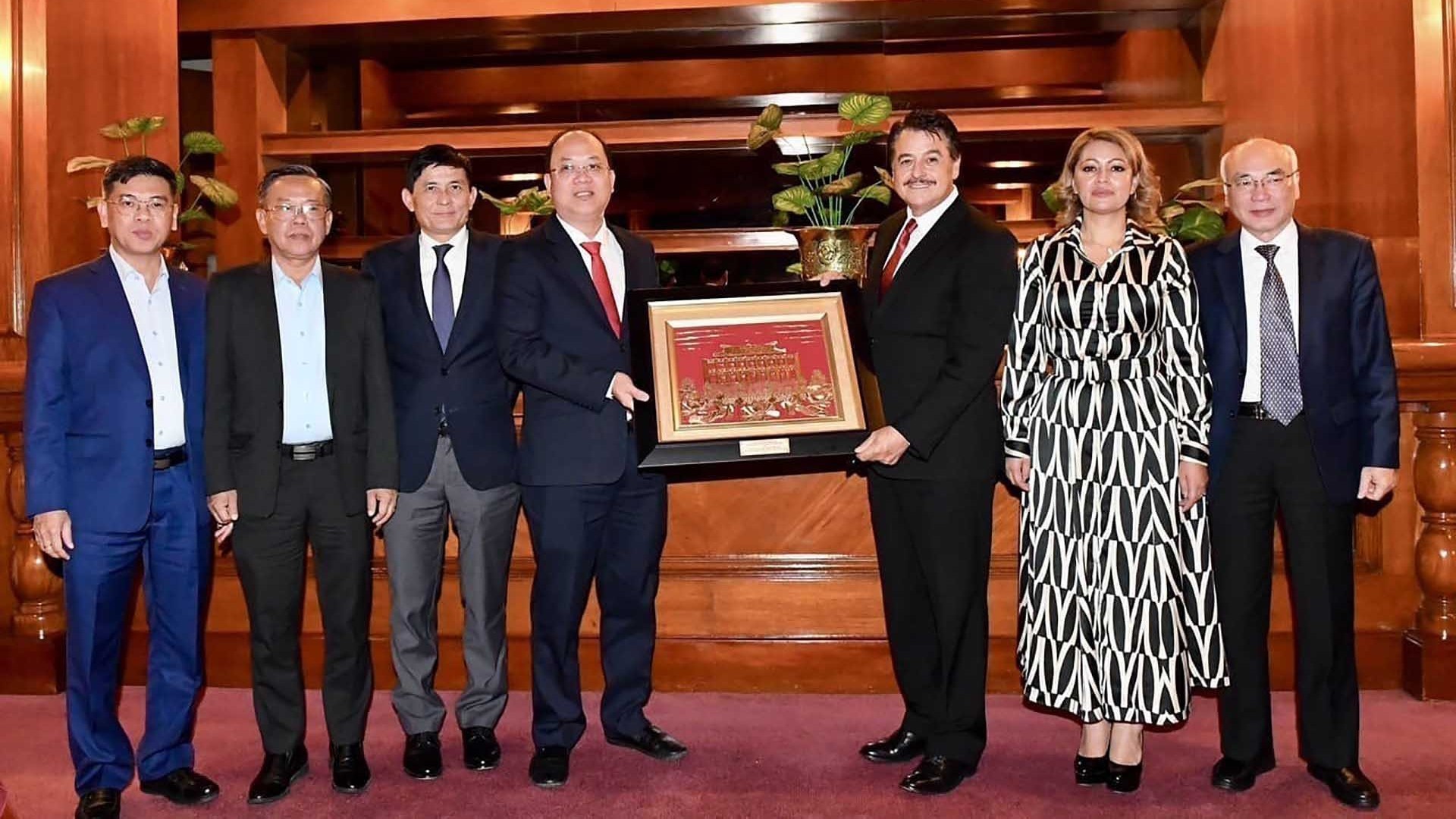 Đoàn đại biểu Thành ủy TP. Hồ Chí Minh thăm và làm việc tại Mexico