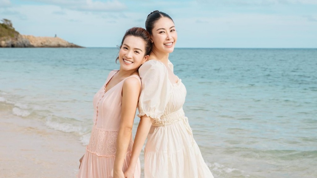 Sao Việt: Minh Hằng lên đồ quyến rũ, Ngô Thanh Vân phong cách cá tính, Hiền Thục khoe eo thon với áo croptop