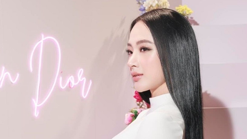 Angela Phương Trinh khoe dáng chuẩn 'đồng hồ cát' sau thời gian miệt mài tập gym