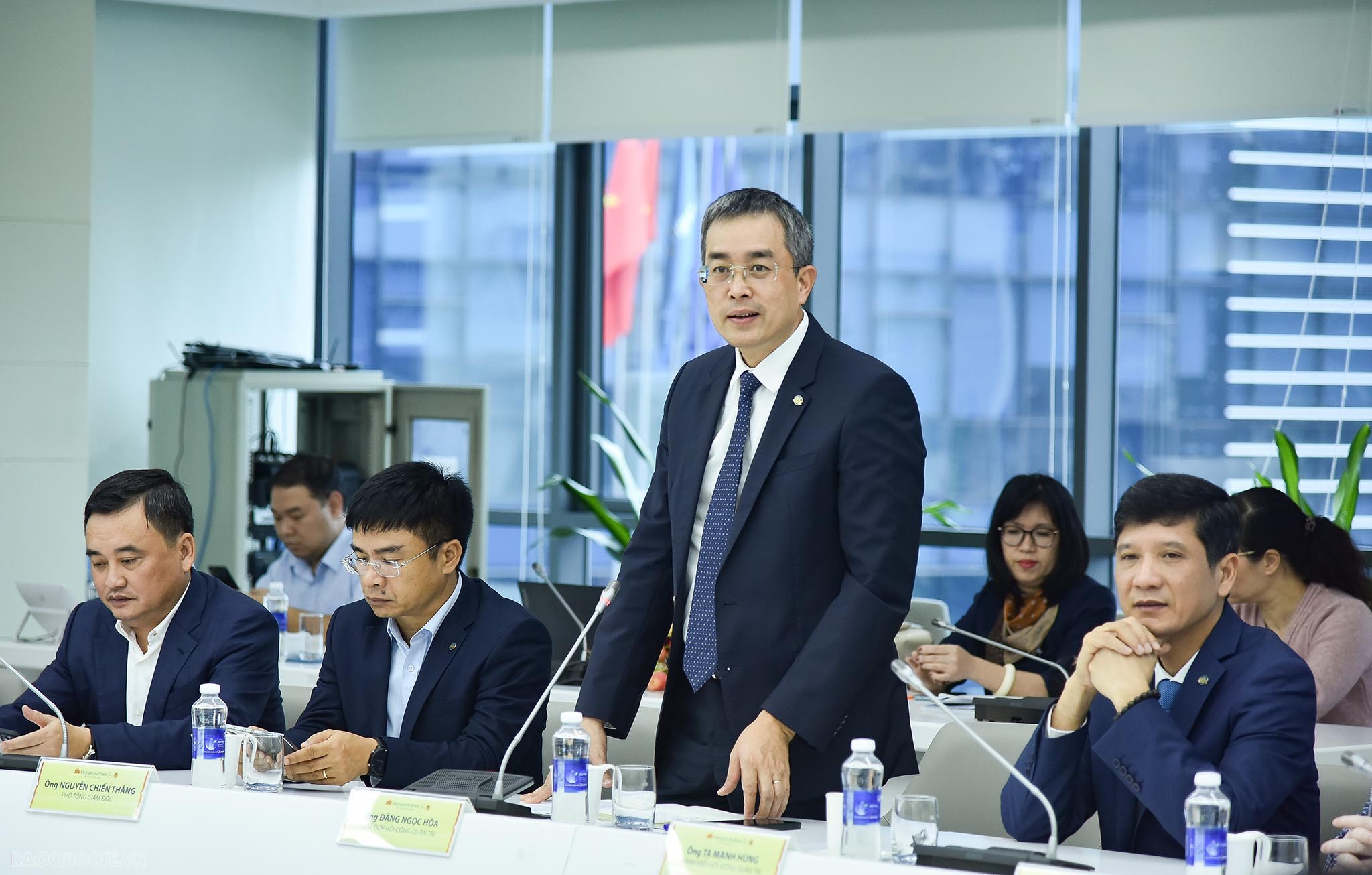 Đoàn Trưởng Cơ quan đại diện Việt Nam ở nước ngoài nhiệm kỳ 2023-2026 làm việc với Vietnam Airlines