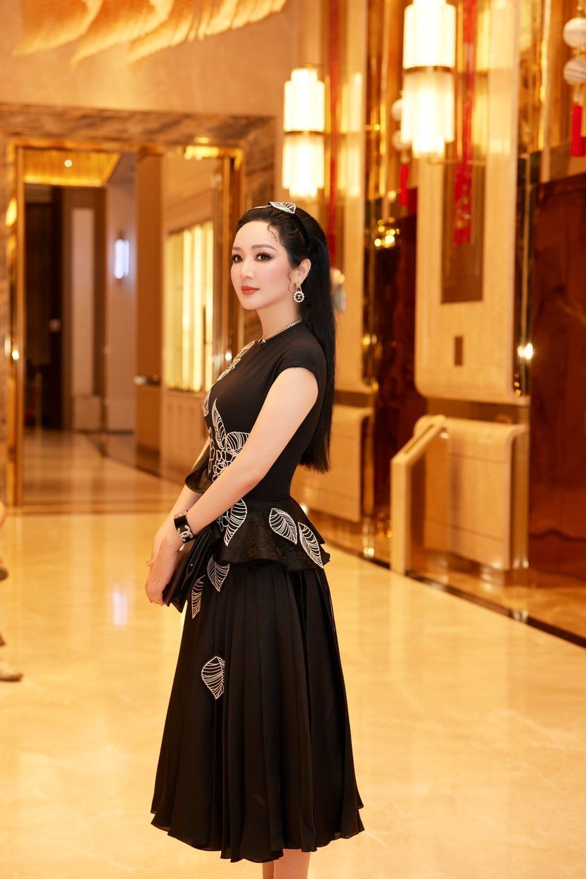 Hoa hậu Đền Hùng Giáng My