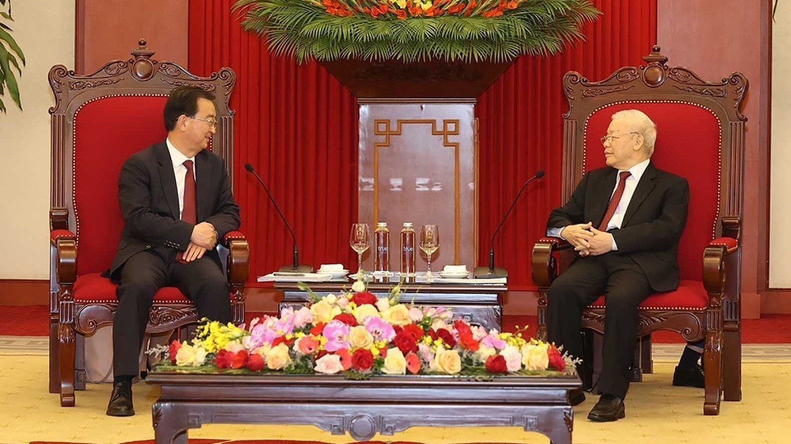 Tổng Bí thư Nguyễn Phú Trọng tiếp Bí thư Tỉnh ủy Vân Nam, Trung Quốc