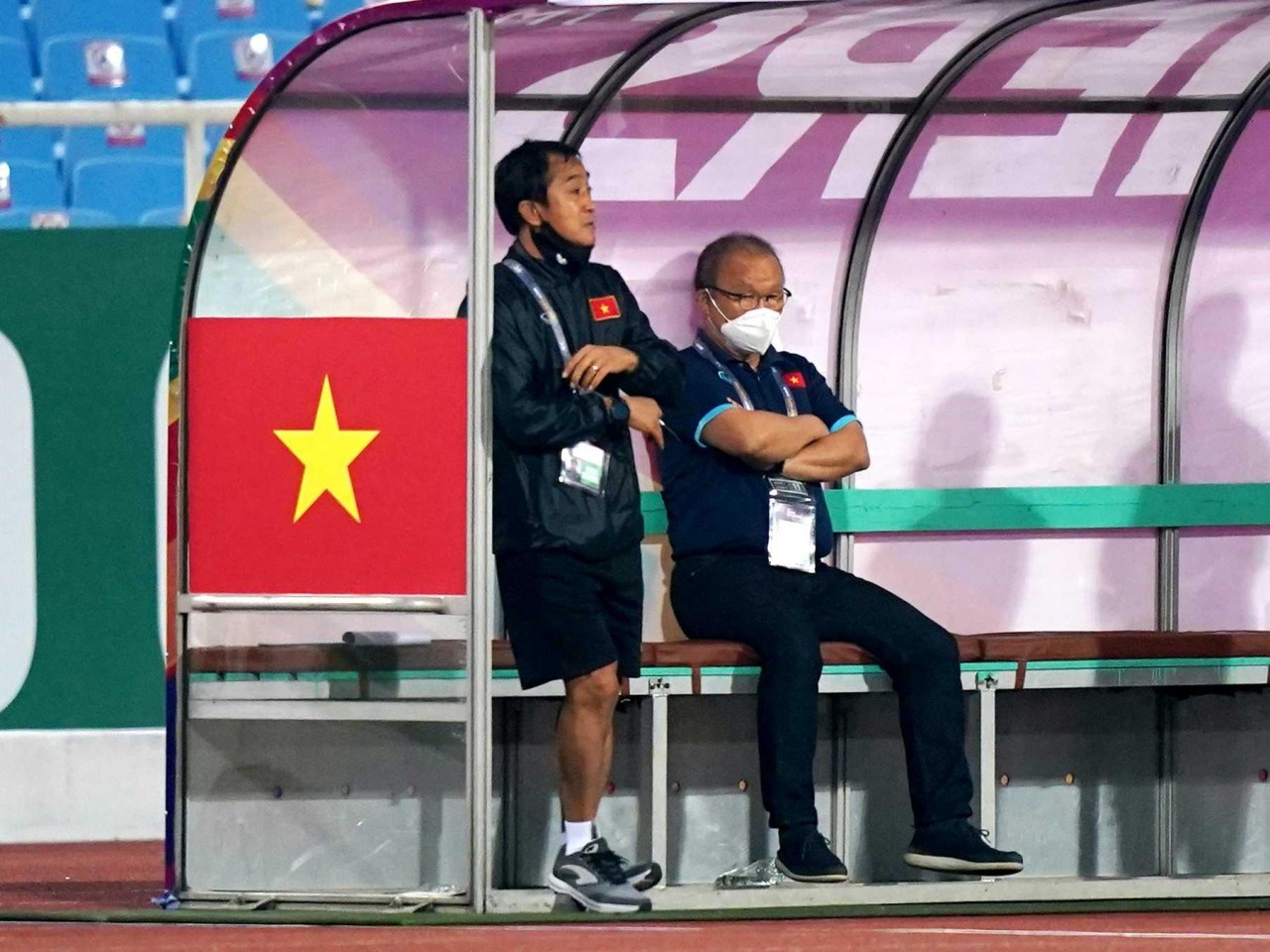 Bộ đôi HLV Park Hang Seo và trợ lý Lee Young Jin có thể tái xuất ở V-League