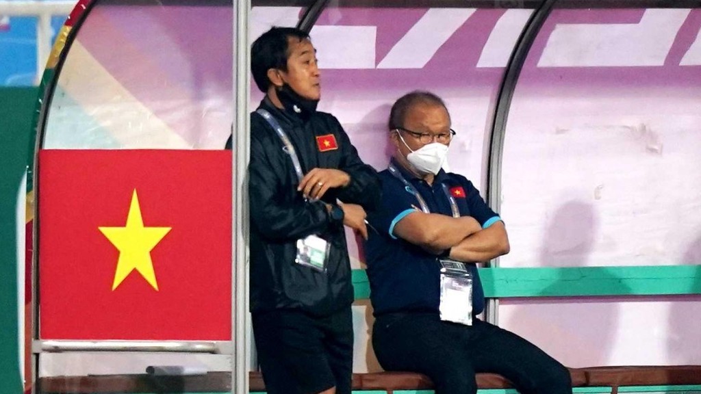 Bộ đôi HLV Park Hang Seo và trợ lý Lee Young Jin có thể tái xuất ở V-League